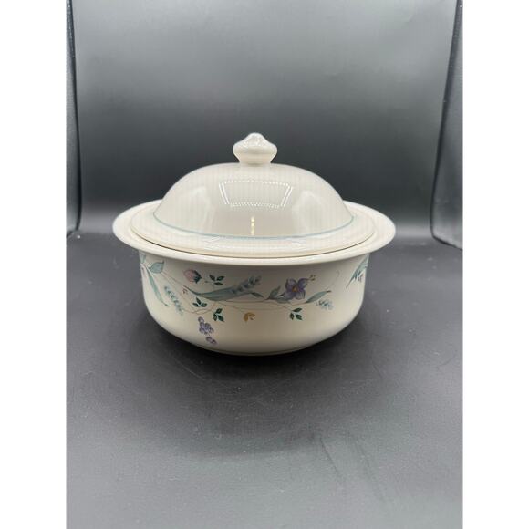 Pfaltzgraff April Dutch Oven Casserole Dish with Lid - Picture 1 of 9